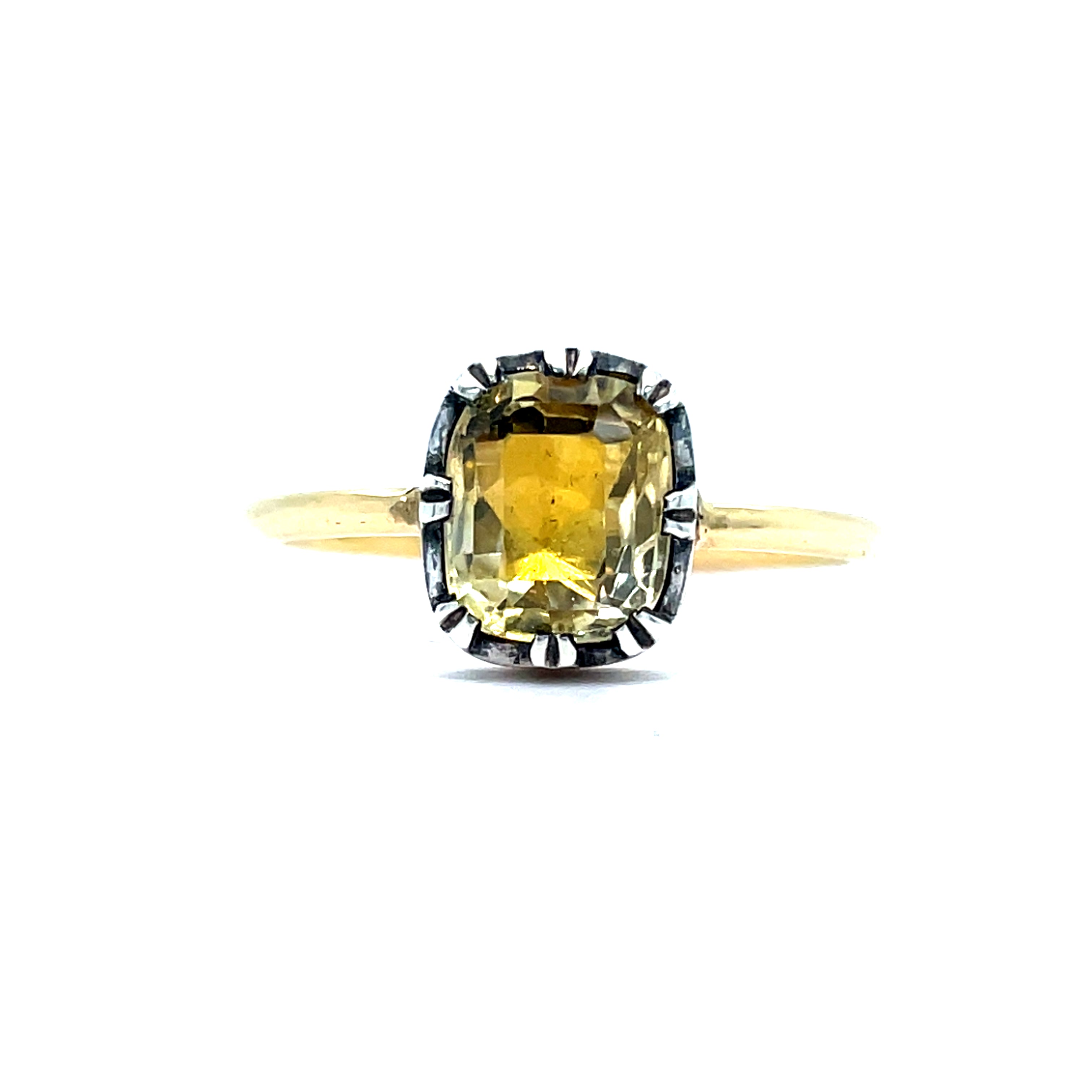 Beautiful Yellow Sapphire 18k Gold Ring