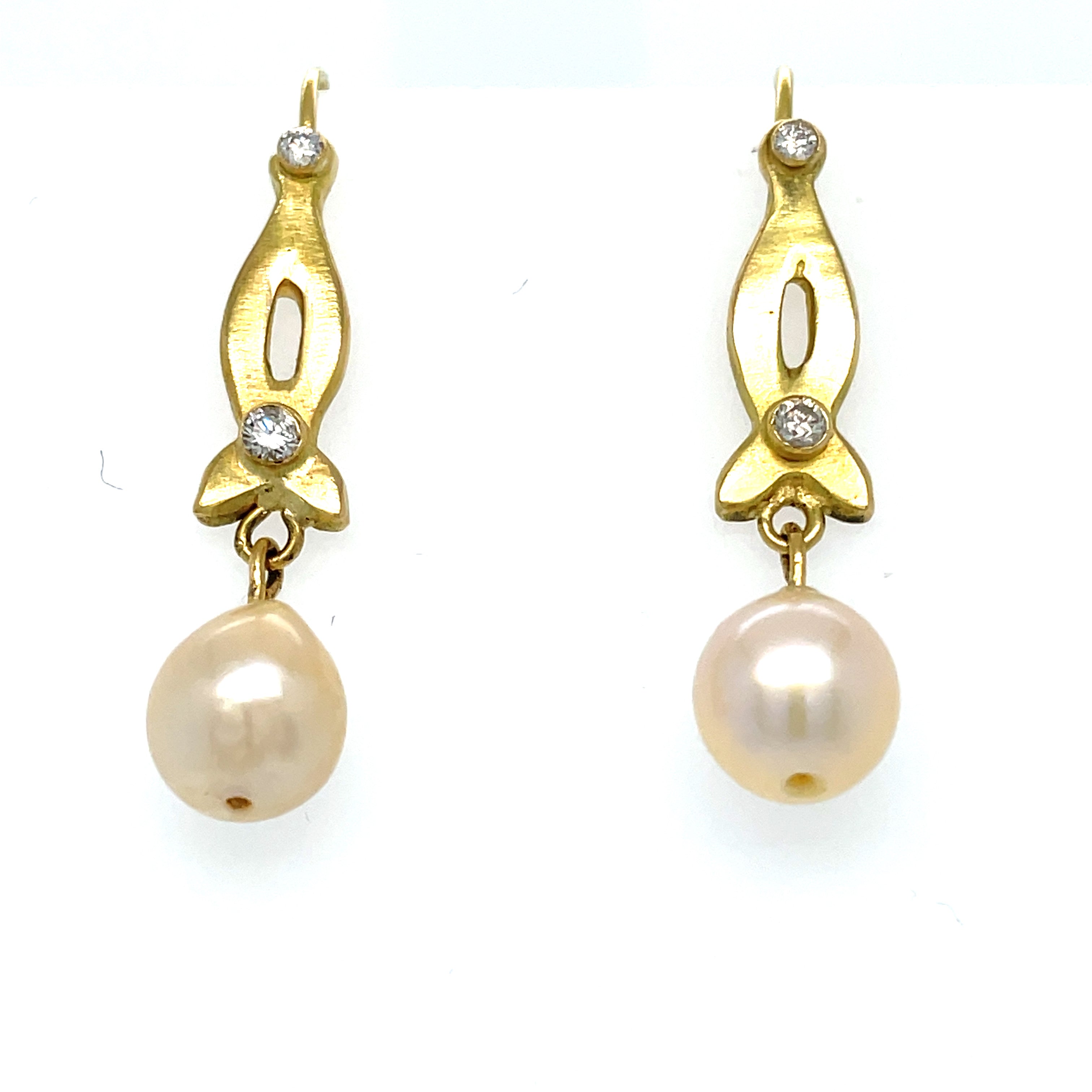 Pearl and Diamond 18 Karat Gold Earrings